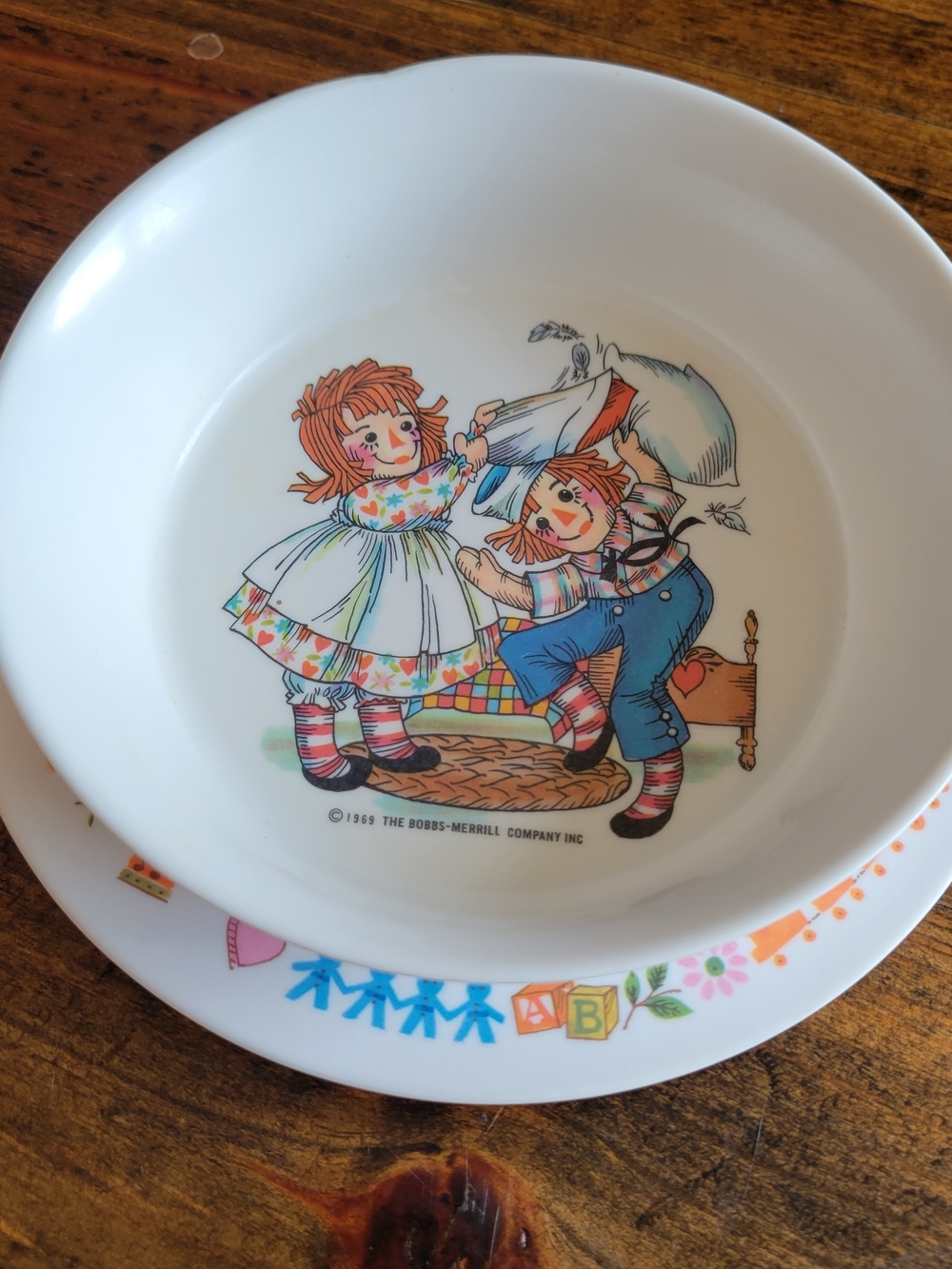 Vintage 1969 Oneida Deluxe Plate+Bowl Set